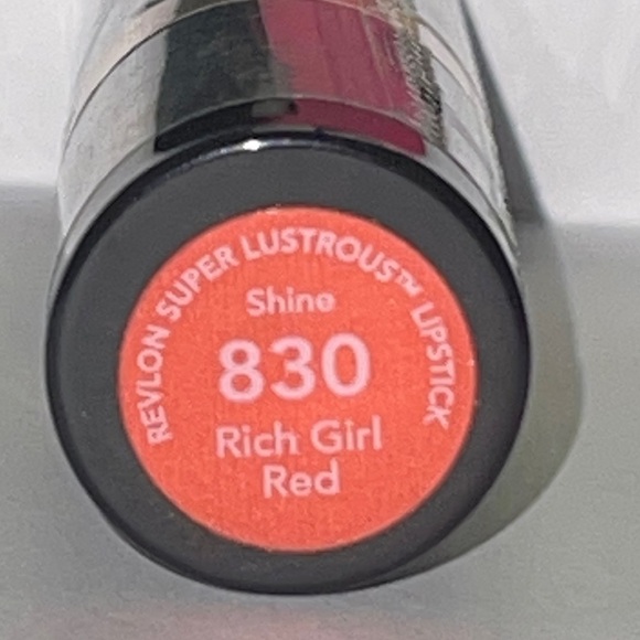 Revlon Lipstick in RiCH GiRL RED #830 - Picture 5 of 5